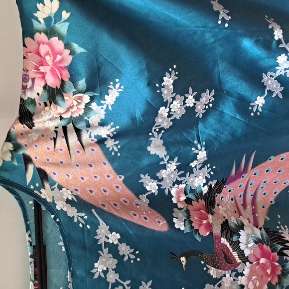 Beautiful turquoise kimono - Picture 2 of 2
